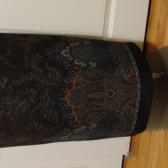 💙 Briggs Skirt - Picture 2 of 13